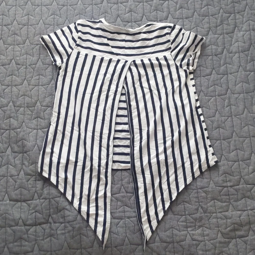 Open back tee - Picture 3 of 3